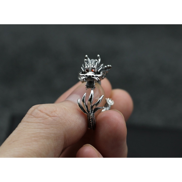 Cincin Desain Naga Cina Power Bahan Stainless Steel Warna Silver Untuk Pria