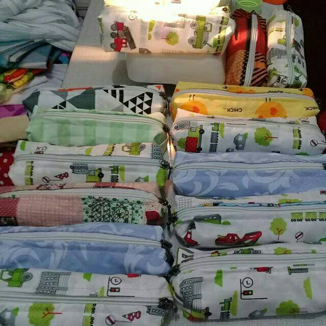 

Tempat pinsil alat tulis kantor perlengkapan sekolah