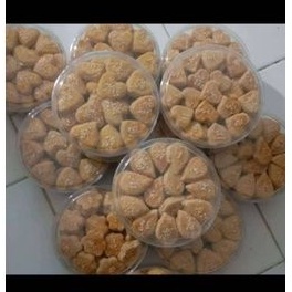 

Kue Kacang Wijen Susu