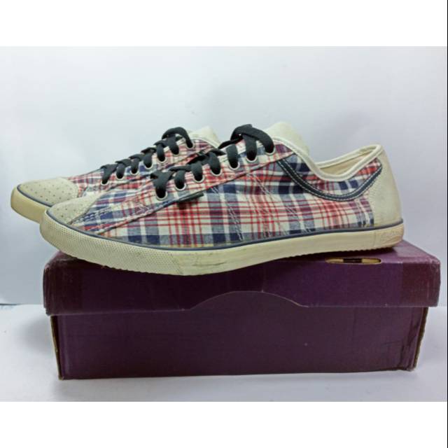 PRELOVE sepatu Goliath 
Size 44
Insole 28 cm
 Vgc 95%