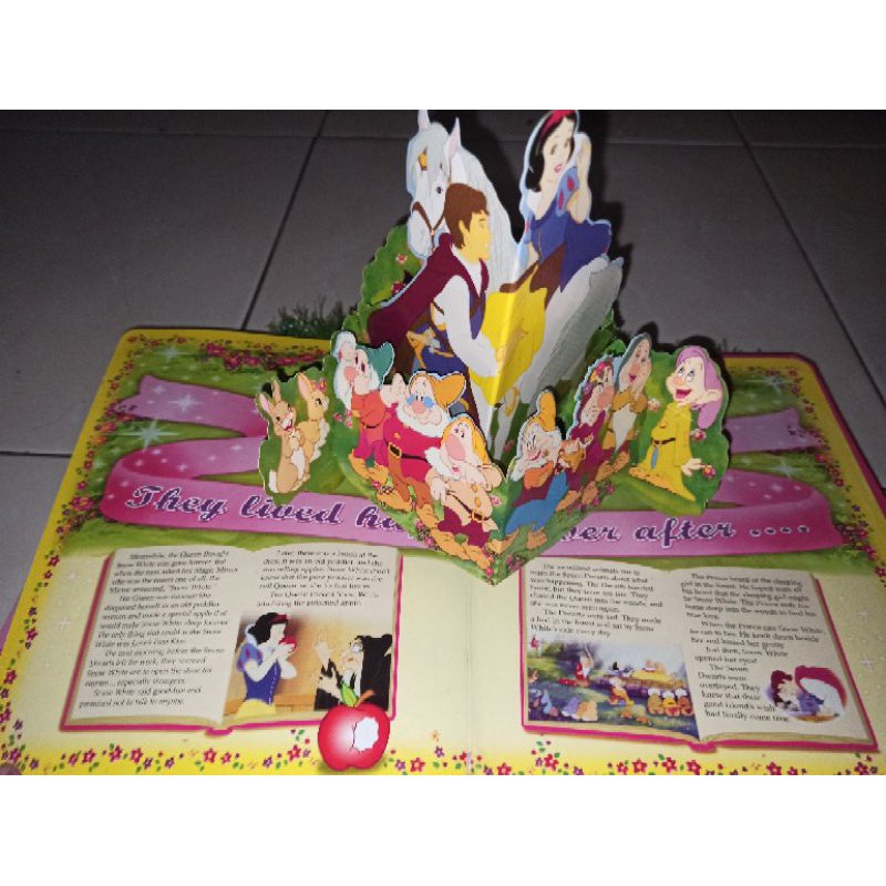 Buku import - Pop Up Princess Disney - English (open segel)