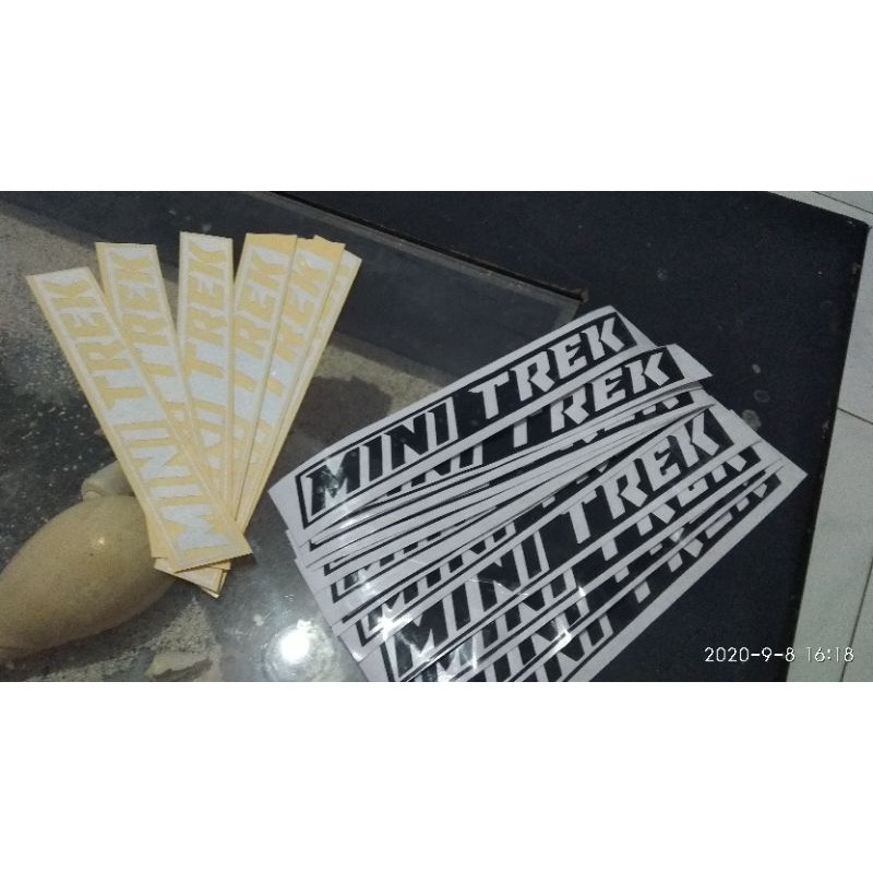 

Stiker MINITREK
