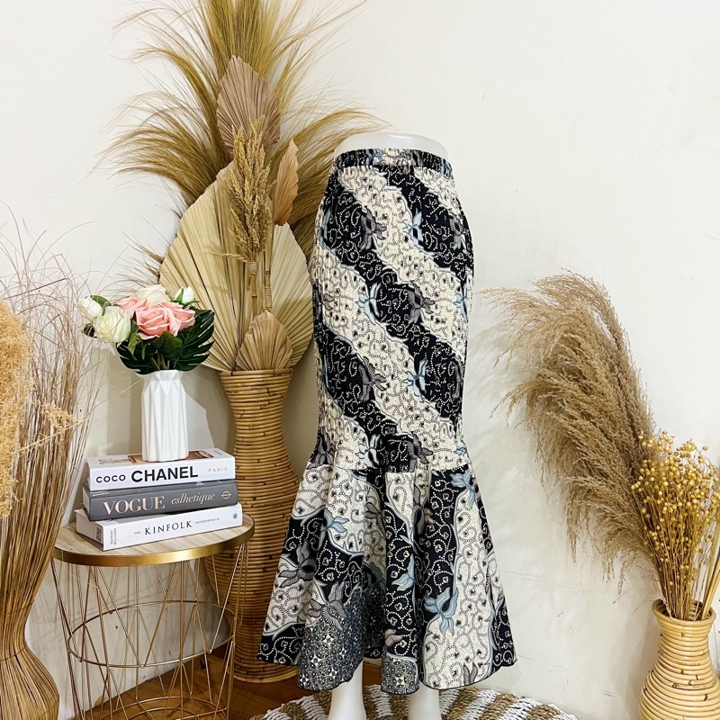 Rok Batik Plisket Duyung-Kupu Hitam