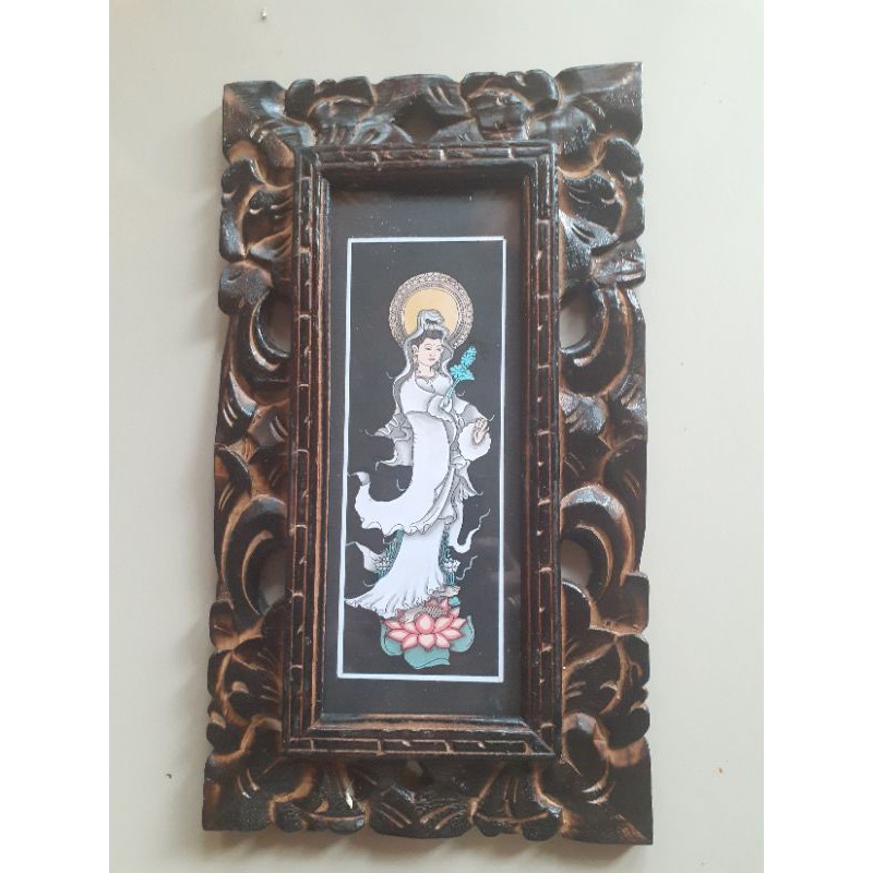 Lukisan Kwan Im + Frame + kaca Dewi Guan Yin Welas Asih dan Keluarga
