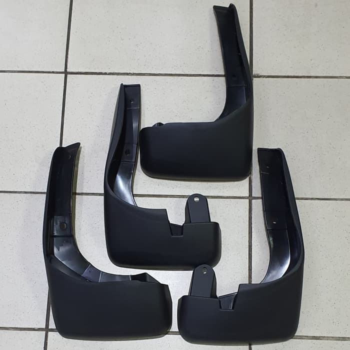 KARPET RODA PENAHAN LUMPUR mudguard TOYOTA AVANZA NEW VVTI 2008 2009 2010 2011 HITAM PLASTIK