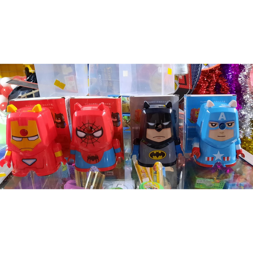 

Rautan/serutan pensil Giling karakter superhero