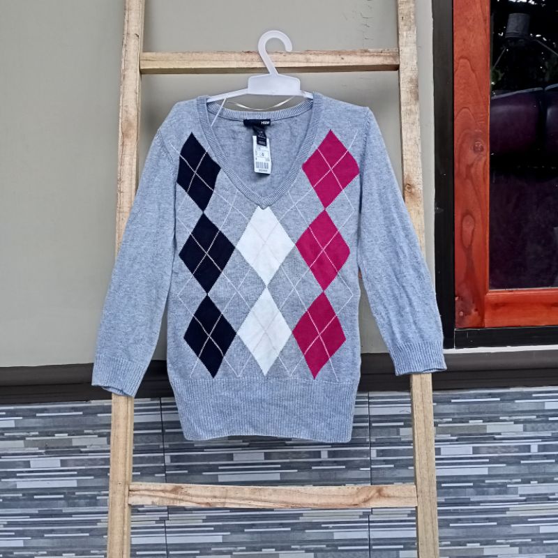 Sweater Rajut V Neck Ketupat Import H&M