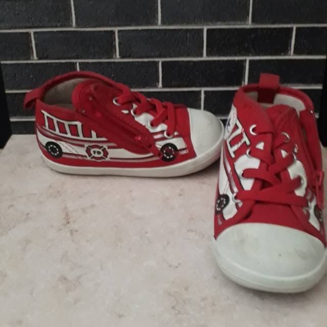 Preloved Converse Japan Market Firetruck