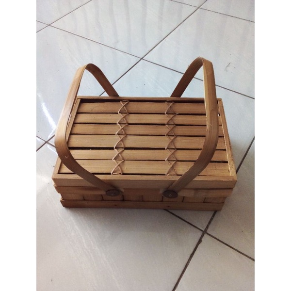 

Promo keranjang bambu UK 30x20cm plus tutup | Hampres | Wadah Hantaran | Tempat kue | Kue | Seserahan | Box Makanan | Anyaman Bambu | Bambu | Rantang Bambu | Hadiah