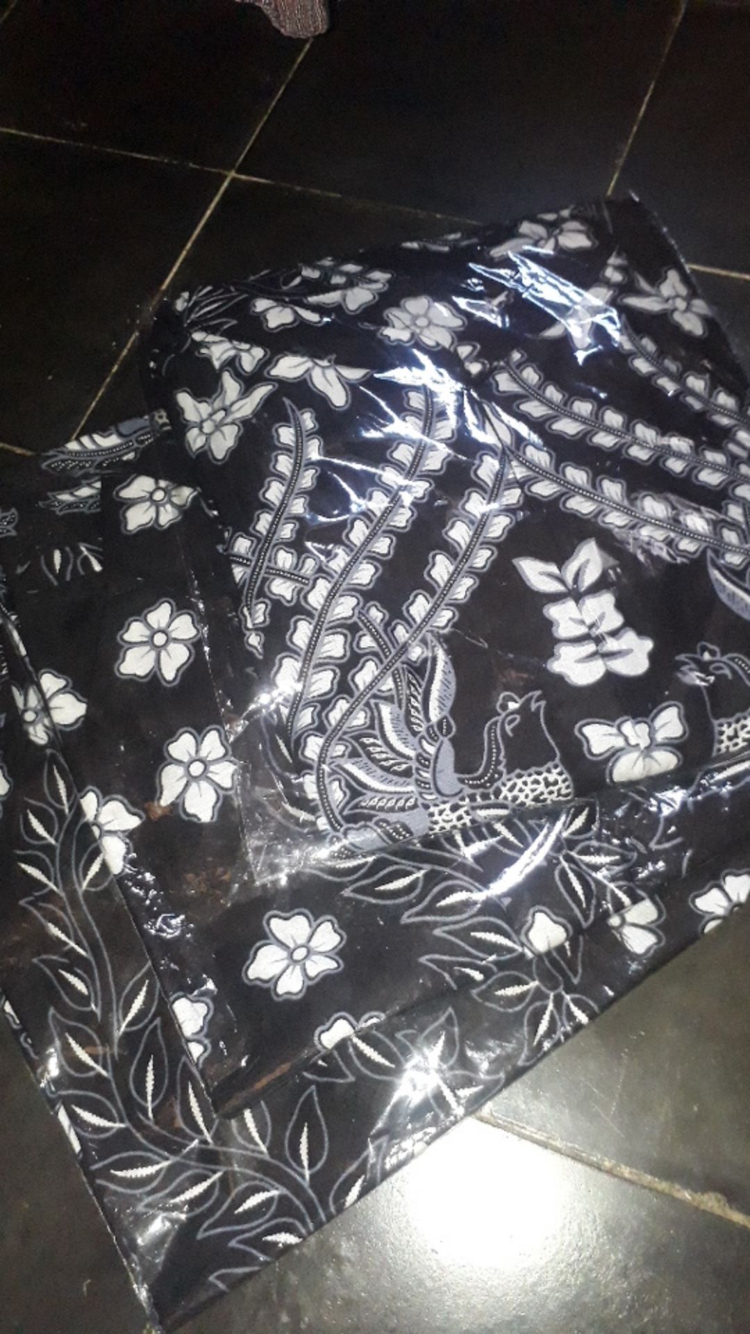 Batik Couple Keluarga Sania Ruffle Ori Ndoro Jowi Dnt Manuk Tarung Putih