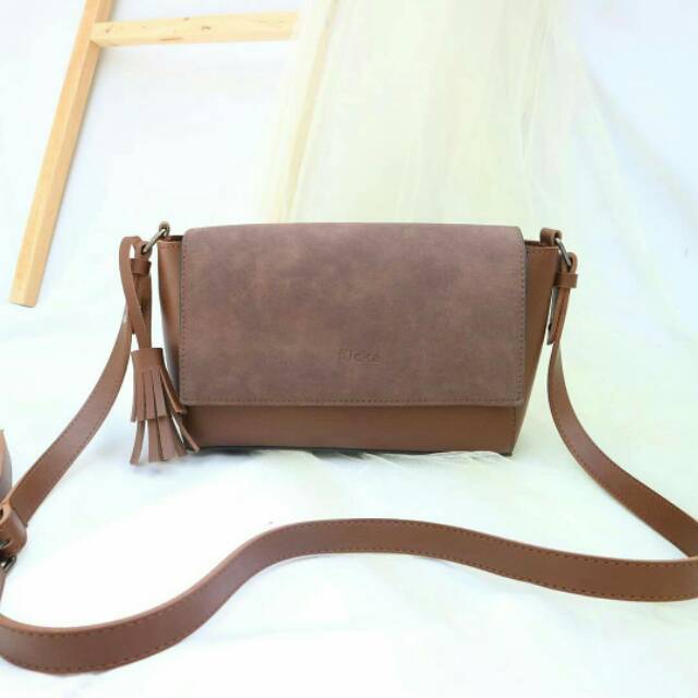 Sling Bag Flicka W 282 BROWN