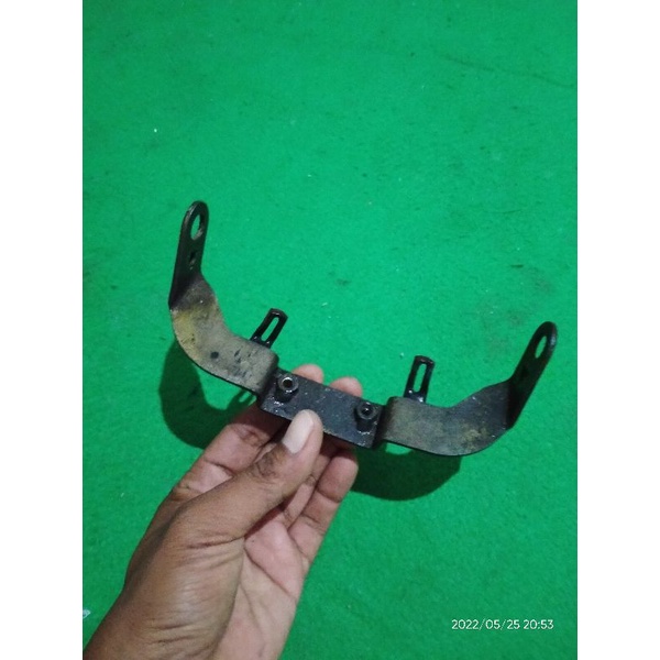 Breket Sein,Pangkon Sein, Dudukan Sein,Pangkon Reteng Belakang TIREV,Tiger Revo ORI