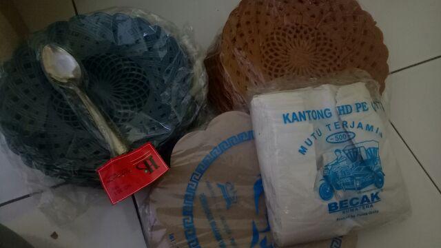 Alas Piring Bulat Isi 150 & 250 Lembar / Kertas Nasi Bulat Bunga  / Alas Piring Anyam
