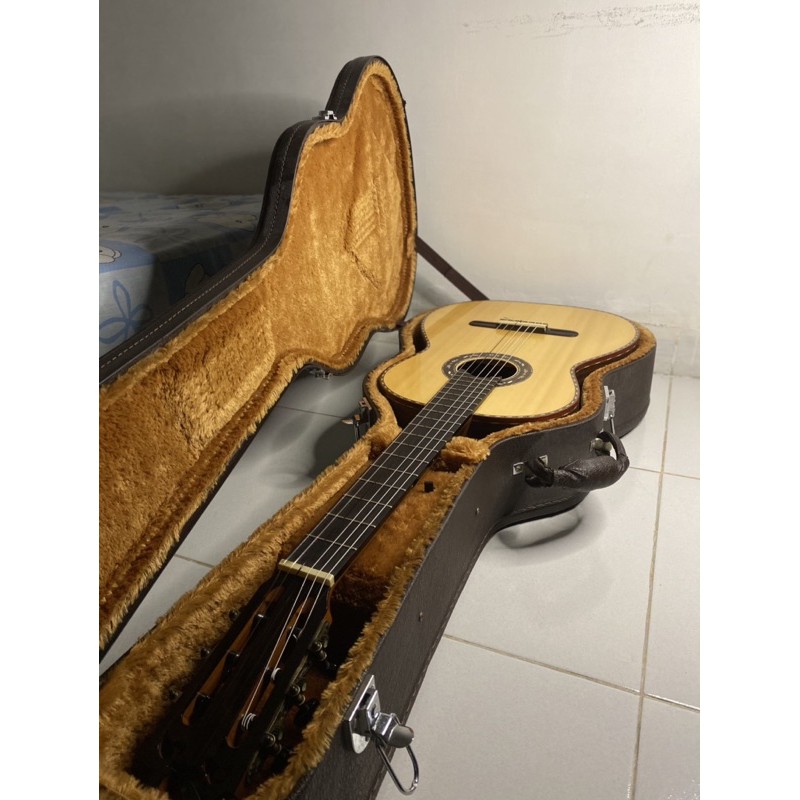 Gitar klasik akustik custom nilon (bekas) merk Valerio buatan tahun 2014