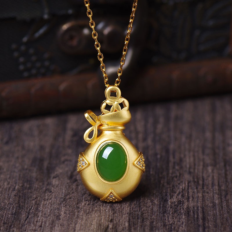 [Ready Stock]Fashion Classical Gold-Plated Inlaid Emerald Pendant Necklace