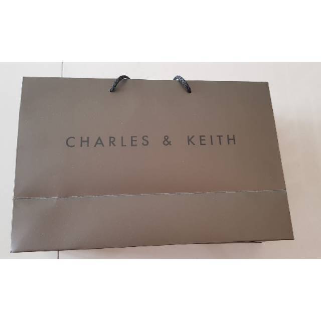 

PAPERBAG CHARLES AND KEITH PB CK