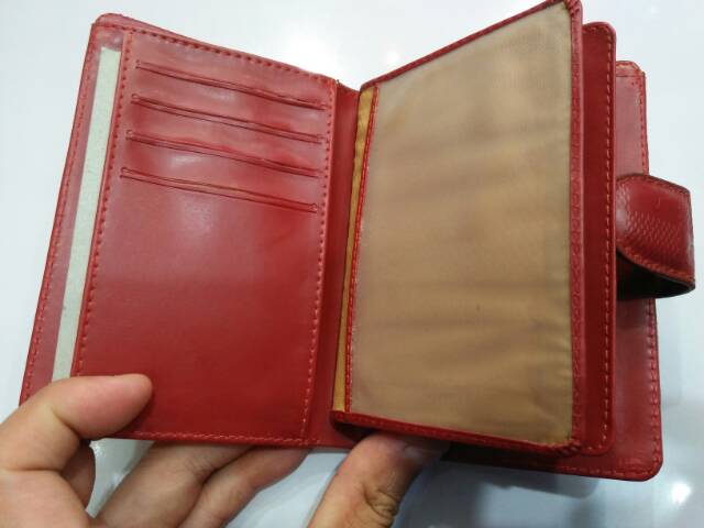 Dompet kancing pendek lipat merah lokal