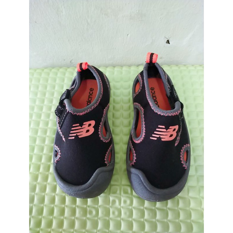 (SOLD BY CAROUSELL) New Balance Anak Original