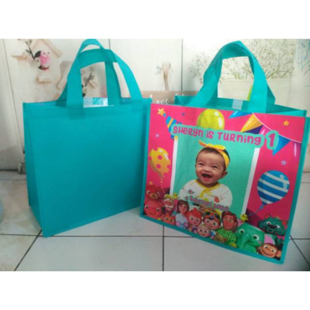 

[40x35x12] Tas Ultah Besar Spundbond TEBAL 75 gsmSouvenir Ultah Printing MMT Free Desain