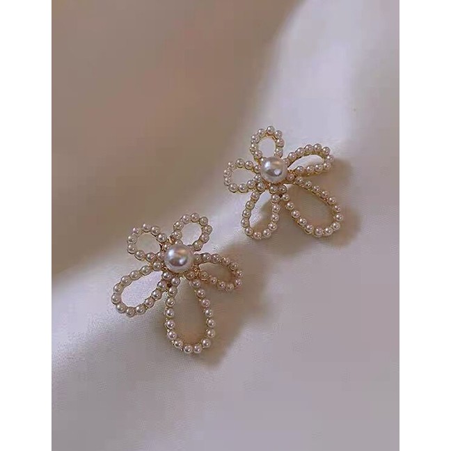 LRC Anting Tusuk Fashion Gold Color Pearl Flower Alloy Hollow P82306