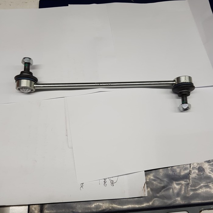 Link stabil depan kanan/kiri bmw e46 merk TRW harga satuan
