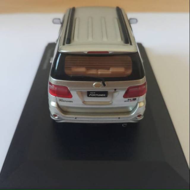 Diecast toyota fortuner skala 1:43 by RIMS
