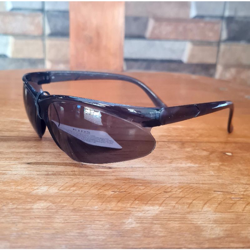 KACAMATA ANAK GAYA SPORT / Kacamata Safety , Olahraga , Outdor & Bersepeda Anak Cewe Cowo-Hitam Type 2