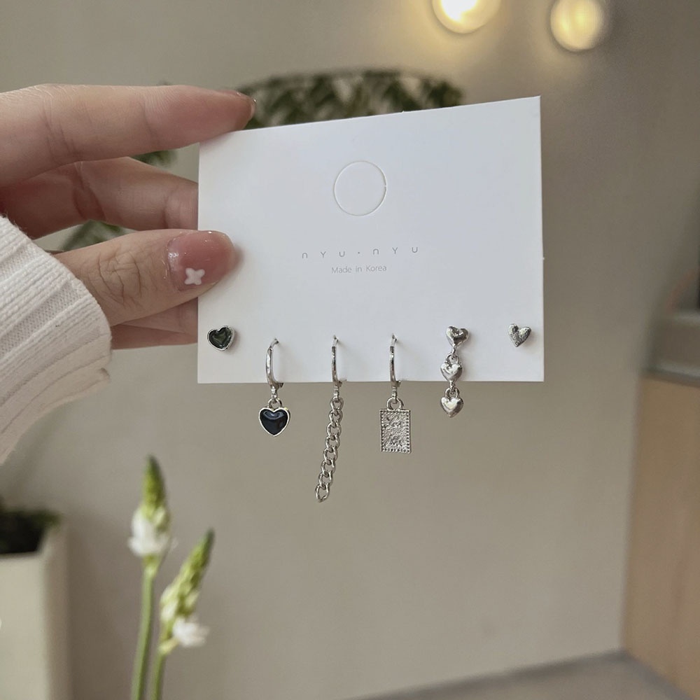 6pcs / set Anting Tusuk Bandul Hati mini Warna Hitam Untuk Wanita