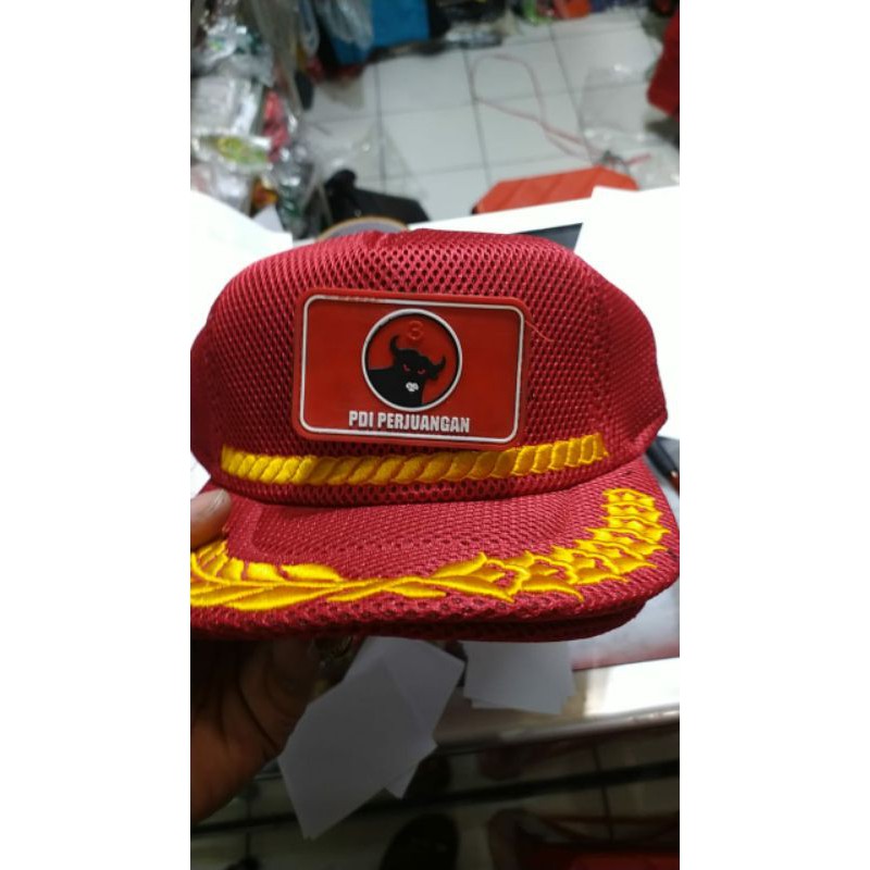 Topi PDI P
