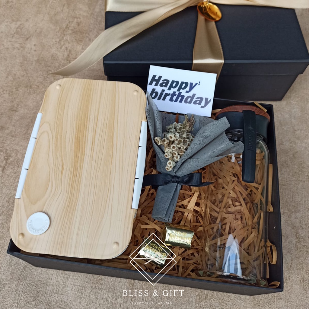 

Blissbox Luch Set Classic (Hampers/Gift Box /Kado UlTah/Kado Wisuda/Kado Anniversary/Souvenir)