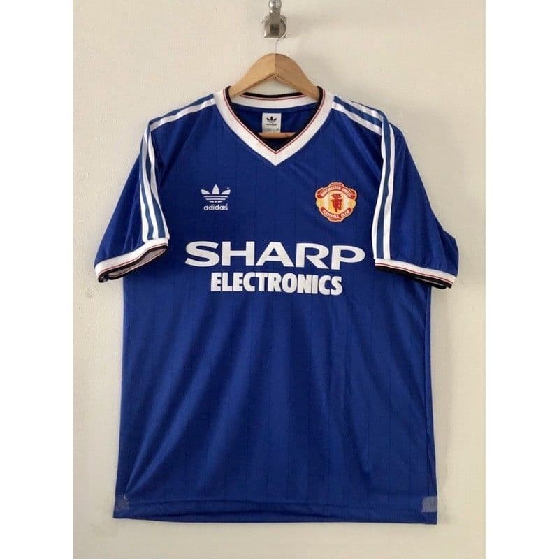 JERSEY BOLA RETRO MU MANCHESTER UNITED AWAY BIRU 82/83