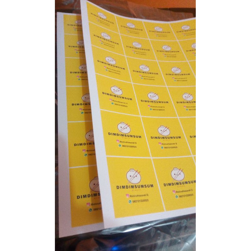 stiker kemasan makanan dan minuman