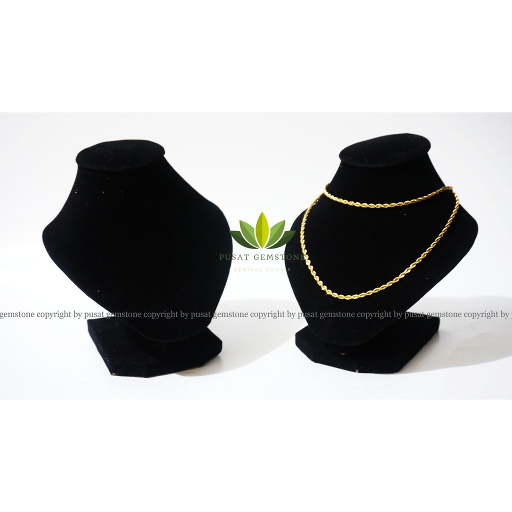 Display Pajangan Kalung Leher kecil hitam