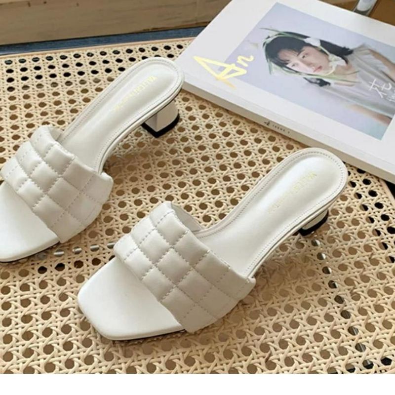 Sepatu Hak Tahu Motif Kotak