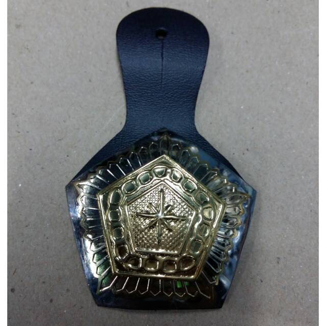 

Eselon 4 dasar putih lambang warna mas