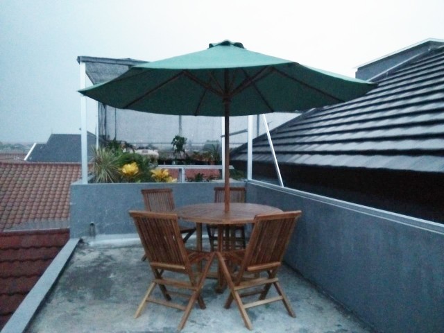 Meja Kursi Payung Jati Solid Cafe/pantai/hotel Outdoor Kursi Teras Meja Santai Payung Taman