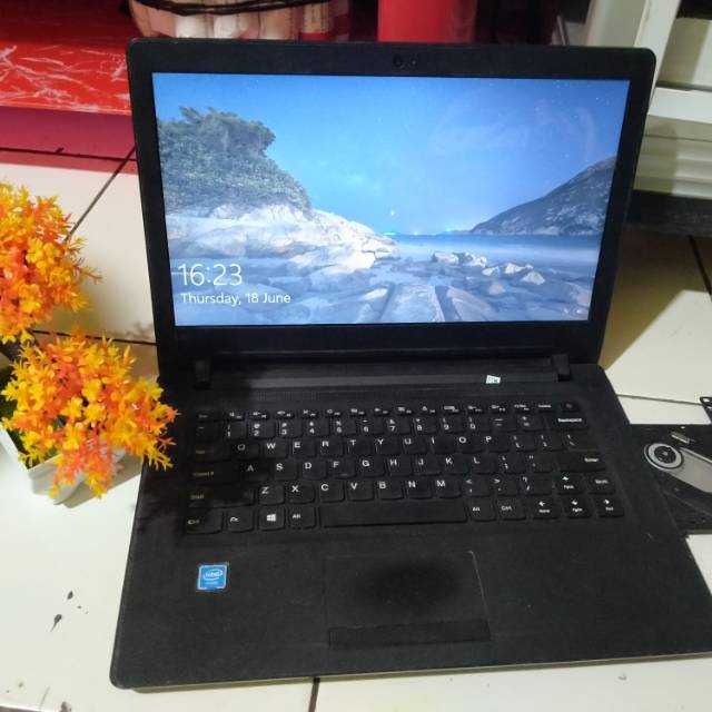 laptop lenovo ideapad hitam 110 celeron n3160 2gb ram 14inch
