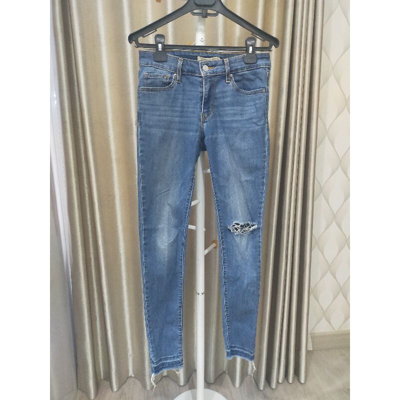 Levi's 711 Skinny Ripped Jeans