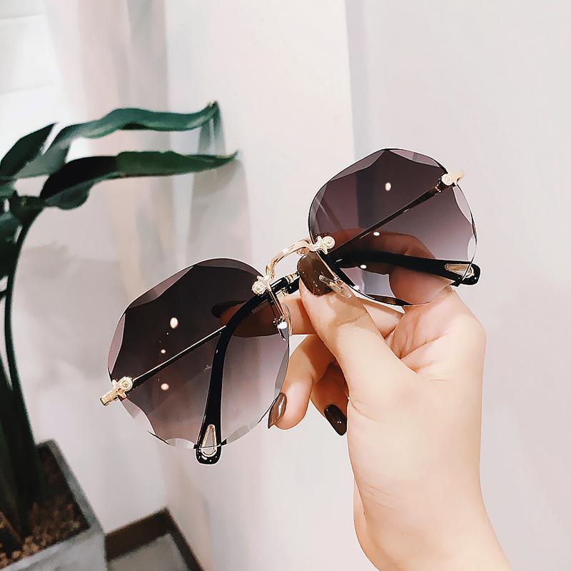 (YUZHU) TERSEDIA &amp; COD Kacamata Hitam Wanita Korea Gaya Frameless Kaca Mata Bulat Cewek Murah Sunglasses