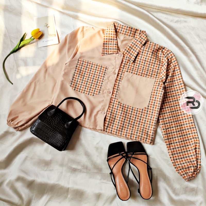 MIKA CROP TOP BLOUSE ia/ KEMEJA WANITA / BLOUSE KEKINIAN-SALEM