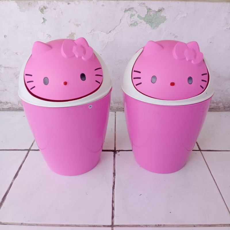 TEMPAT SAMPAH - TEMPAT SAMPAH KARAKTER - TEMPAT SAMPAH HELLO KITTY - TEMPAT SAMPAH MINI - TEMPAT SAMPAH INJAK - TEMPAT SAMPAH MOBIL - TEMPAT SAMPAH KAMAR - TEMPAT SAMPAH JUMBO - TEMPAT SAMPAH BESAR - TEMPAT SAMPAH MURAH - HELLO KITTY PINK- PANDA CL