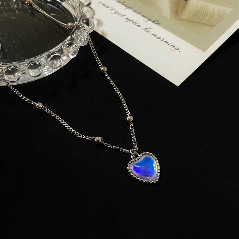 Kalung Bentuk Hati Bahan Metal Gaya Retro