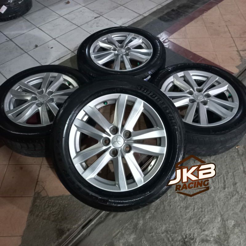 VELG SECOND STANDAR MOBIL OUTLANDER R17 PCD 5X114 + BAN BS 215/60 R17