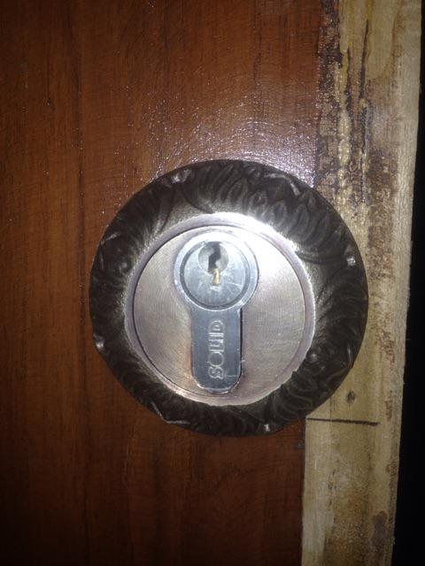 Lubang Kunci Kuningan Antik Motif Batik