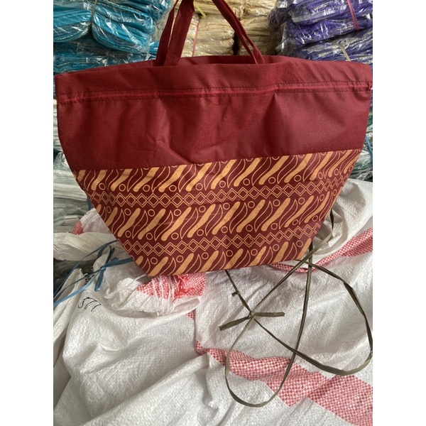 HARGA LUSIN ISI 12 BIJI- TAS HAJATAN SERUT BATIK 22x22