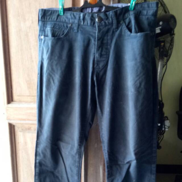 Celana panjang pria preloved merk Zara no 33/ 34 original