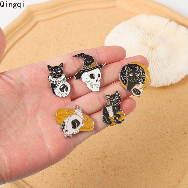 Bros Pin Enamel Bentuk Bulan Kucing Tengkorak Gaya Punk Gothic Untuk Hadiah
