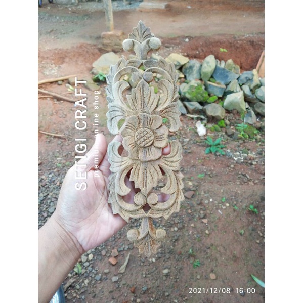 Tempel Berukir Kayu Jati