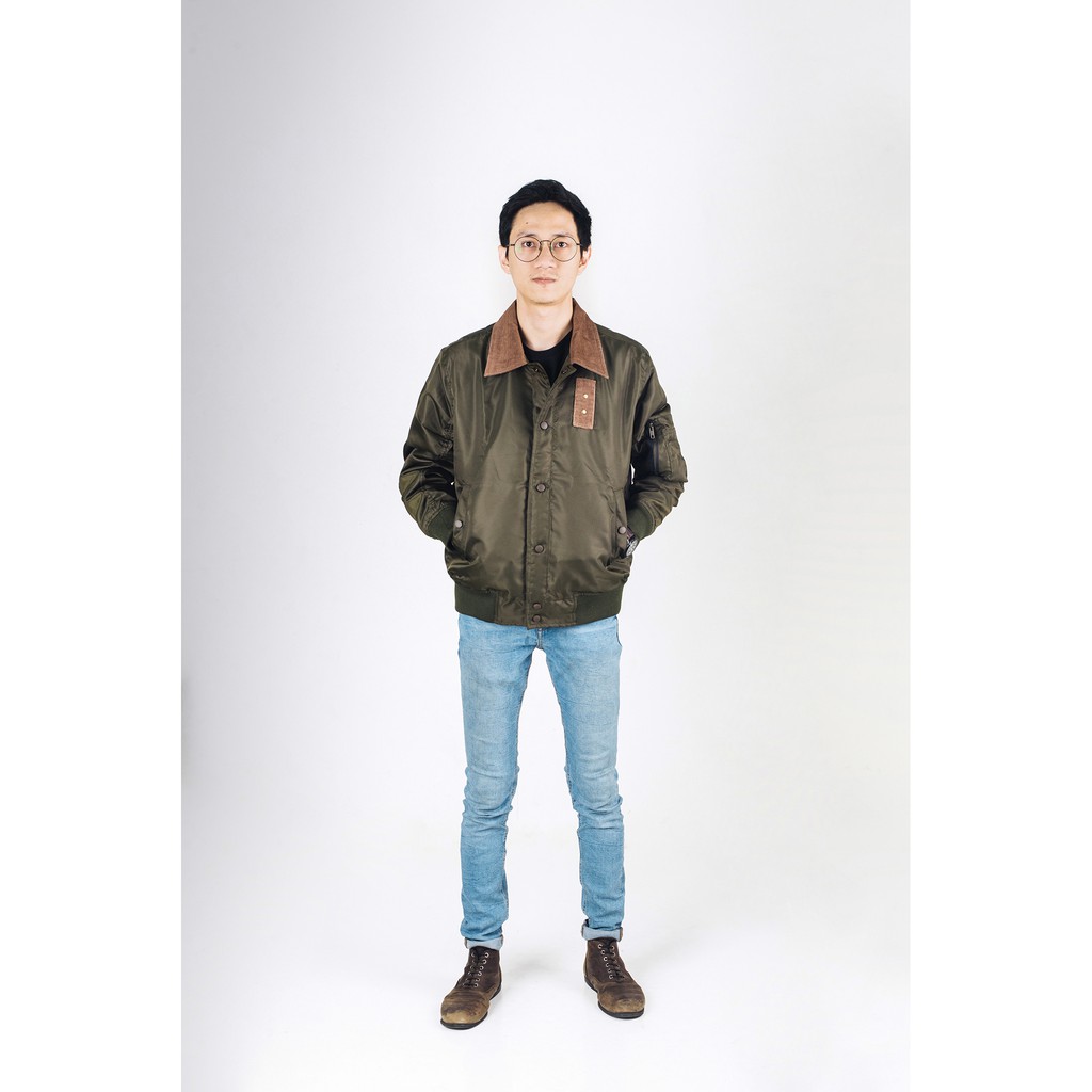 Frontier Bomber Jacket in Olive