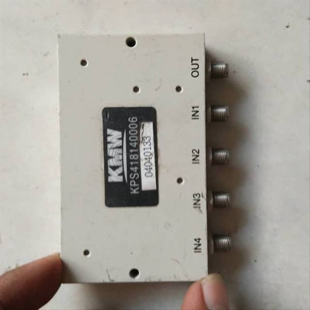 Power Combiner divider 800 1120Mhz 4 channel input